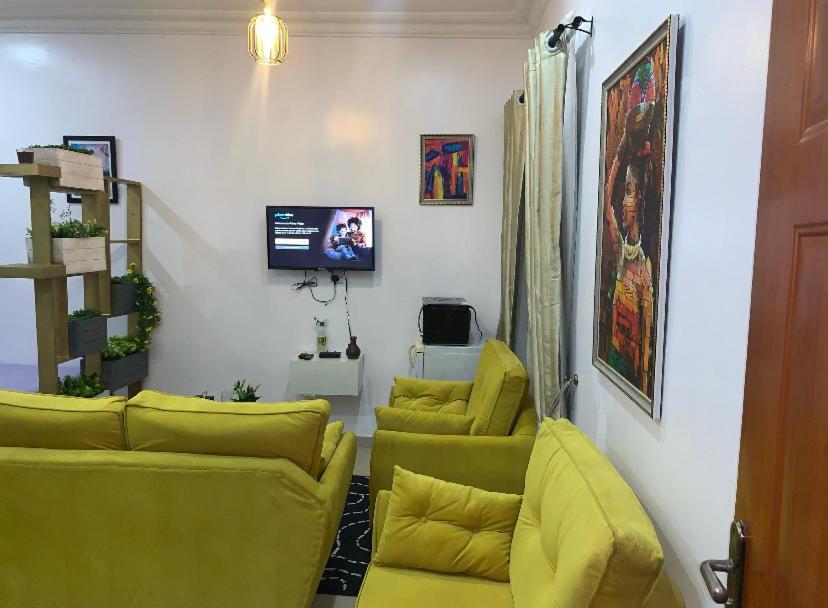Апартаменти Cozy Studio Unit In Lekki Phase 1 - Kitchen, 24-7 Light, Wifi, Netflix Лаґос Екстер'єр фото